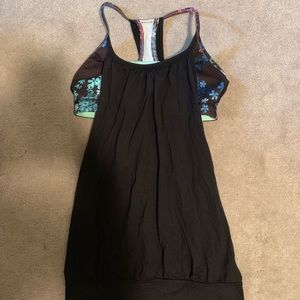 Lululemon 🍋 tank top!!!! Size4